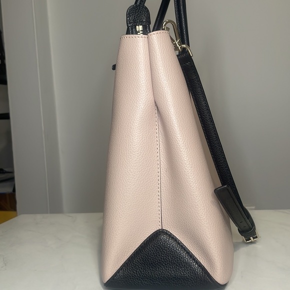 EUC Kate Spade Purse with Crossbody strap - Picture 4 of 11